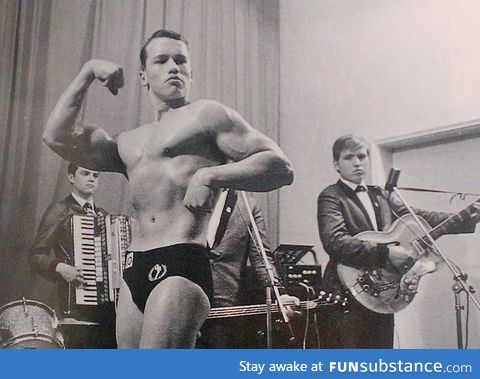 16 year old Arnold Schwarzenegger at his first bodybuilding competition