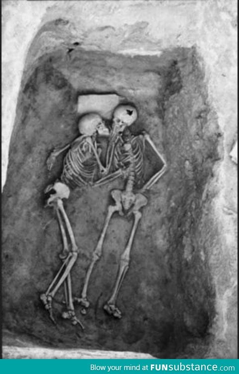 The 6000 year old kiss found in Hasanlu, Iran