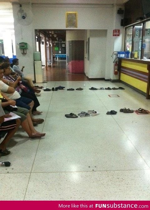 How they queue in thailand