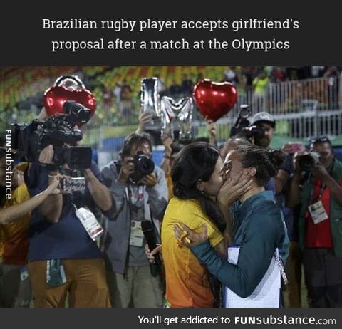 Girlfriend's proposal after a match at the Olympics