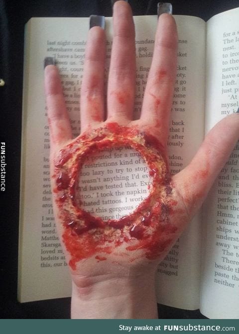 Hole in hand! (SFX makeup)