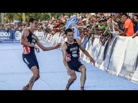Alistair Brownlee gives up chance to win to help his younger brother over the finish line