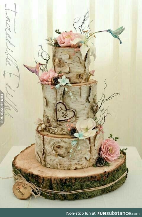 This is the most awesome weddingcake ever and I want it