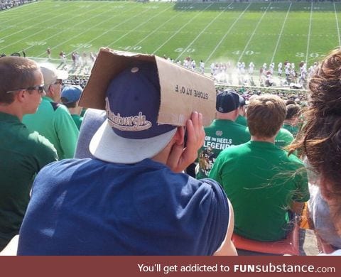 Breaking news: Man to stupid to know how baseball caps work