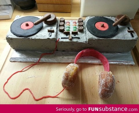 Perfect cake for a DJ