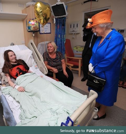 Queen Elizabeth meeting Manchester terror victim
