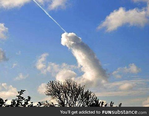A very normal looking cloud