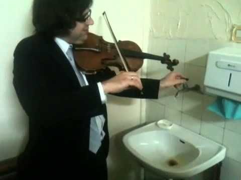 Triple concerto for faucet, water pipes and fiddle