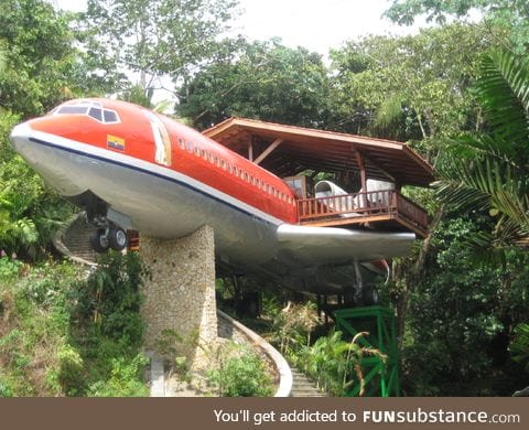 This hotel is very plane