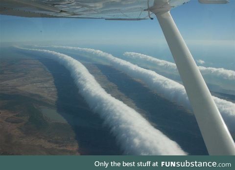 Extremely rare morning Glory clouds over Australia