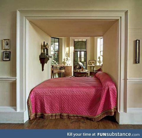 Thomas Jefferson's awkwardly positioned bed