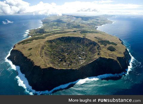 Massive crater on Easter Island’s edge