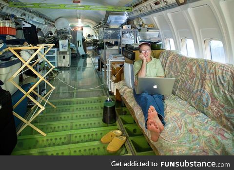 This guy from Oregon converted a 727 into a home