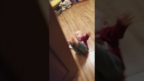 Dad playing with kid goes adorably wrong