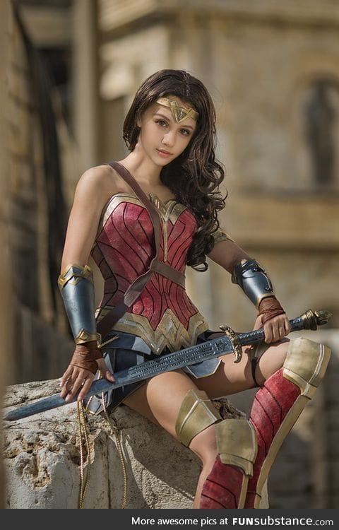 Just some fine Wonder Woman Cosplay