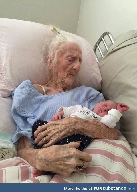101 years and 5 generations apart