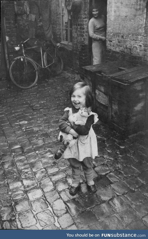 French Girl Capturing Cats since 1959