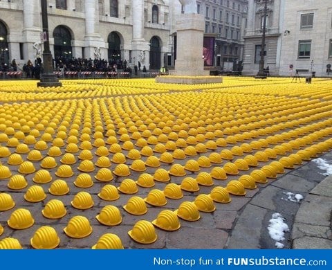 This is how factory workers in italy protest
