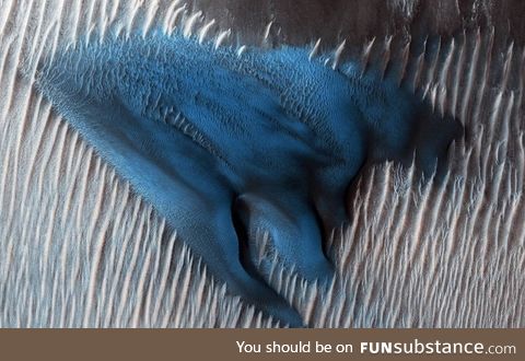 A blue dune on Mars
