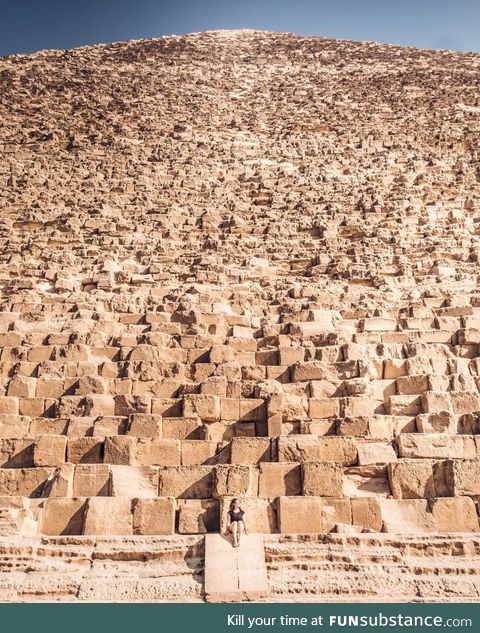 Insane perspective on just how immense The Great Pyramid of Giza is