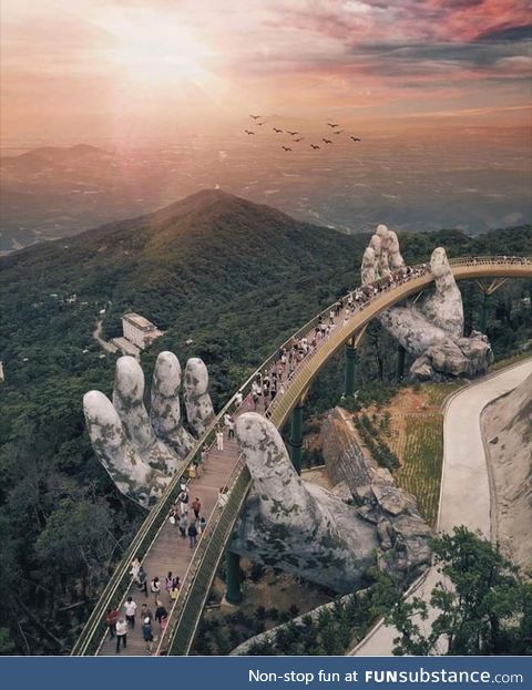 Hands Bridge in Vietnam