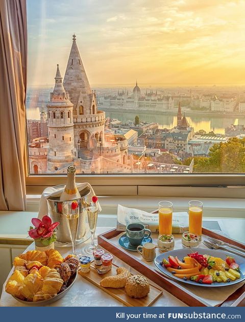 Breakfast with a spectacular view. (Budapest, Hungary)