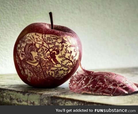 Apple art using a knife