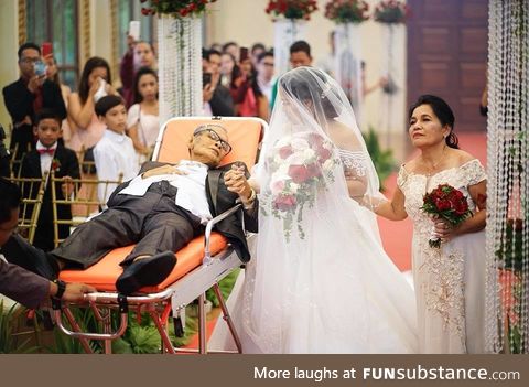 Dying father fulfills last wish to walk daughter down the aisle on her wedding day