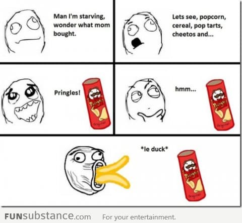 Le Duck Face while eating Pringles