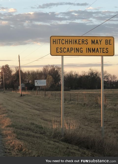 ‪“Pick up a hitchhiker, because they might be running away from a prison inmate.”