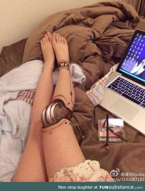 Robot leg makeup