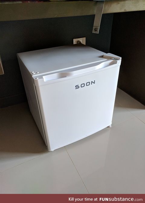 I feel like I'm going to get murdered in my sleep by this fridge in my hotel room