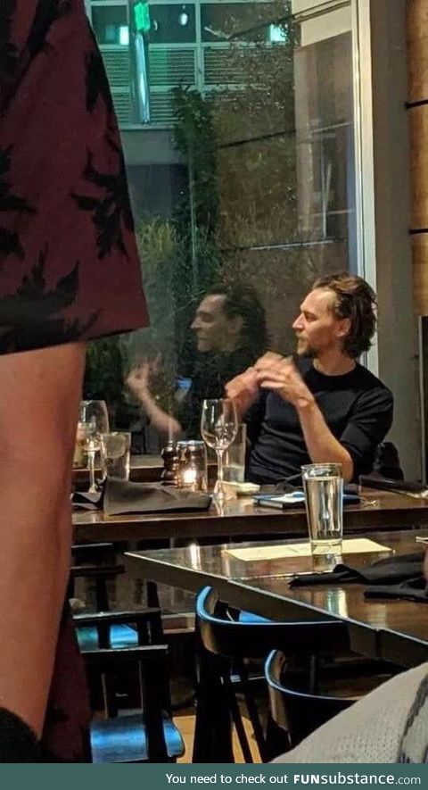 His reflection looks more like Loki than he does lmao