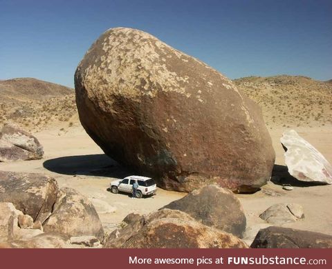 The largest freestanding boulder on Earth