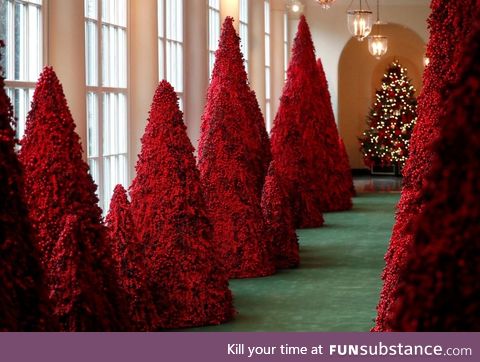 A very red whitehouse christmas