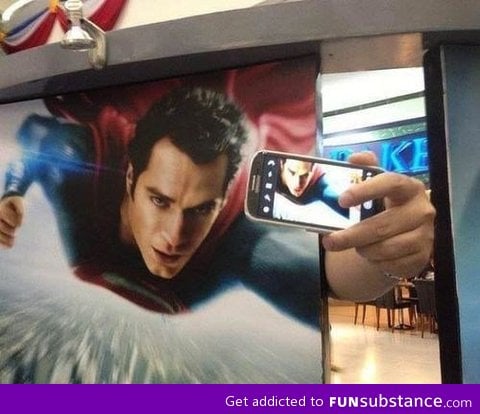 Super selfie man