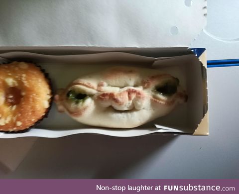 Airplane snack looks like Evil Stewie