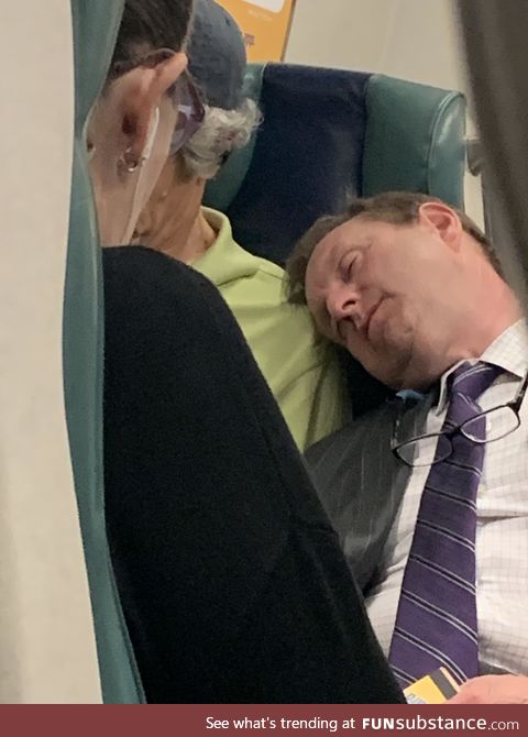 A decent guy let an exhausted business man sleep on him during his commute