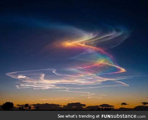 Phenomenon called Rainbow Bridge or Circumhorizontal Arc !