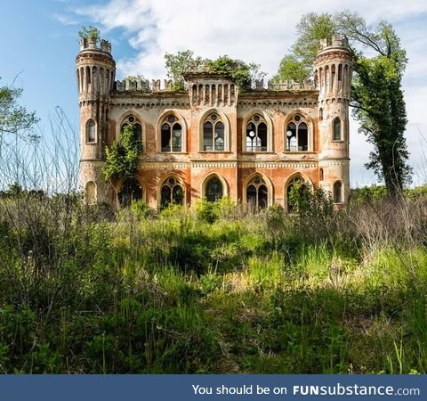 Abandoned villa, Italy