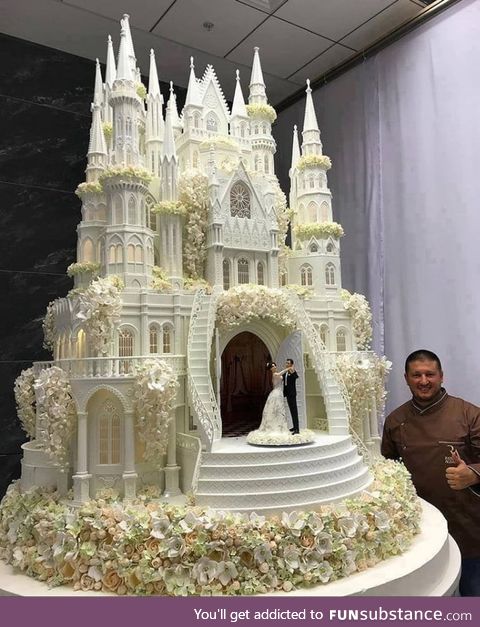 The amazing detail on this wedding cake
