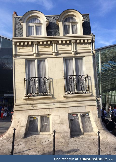 Parisian architects on acid