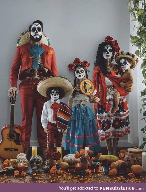 This family's matching costumes