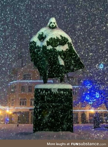 This statue in Poland got covered in snow and now it looks like Darth Vader
