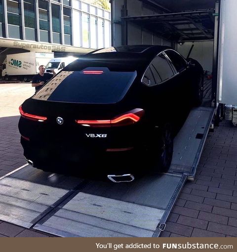 Vantablack Paint Job on BMW X6