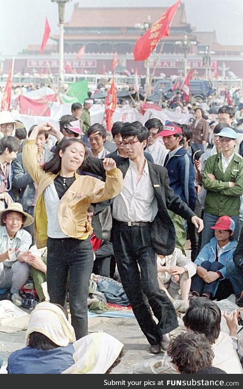 Tiananmen Square, circa June 3, 1989. [八九民運]
