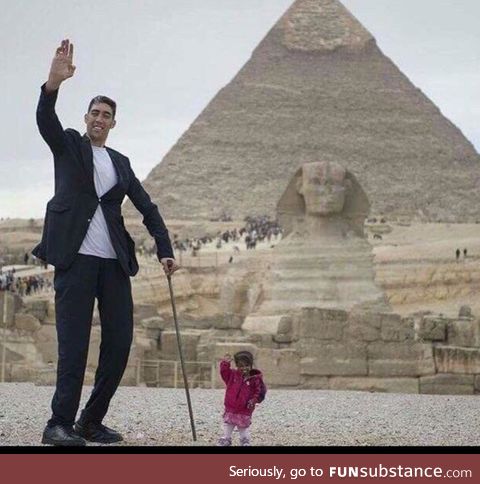 World's Tallest Man And World's Shortest Woman Together