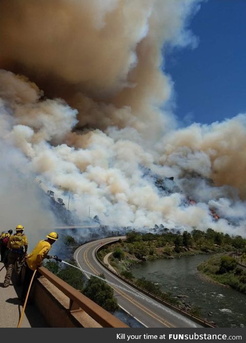 Grizzly creek fire in Denver