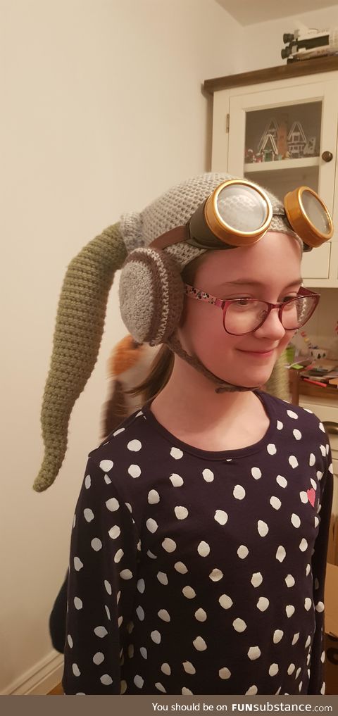 My wife made my daughter a Hera Syndulla hat. She loves it!