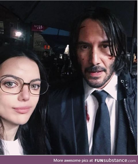 Even when Keanu was filming in Chinatown NYC, he still made time to take a pic with a fan